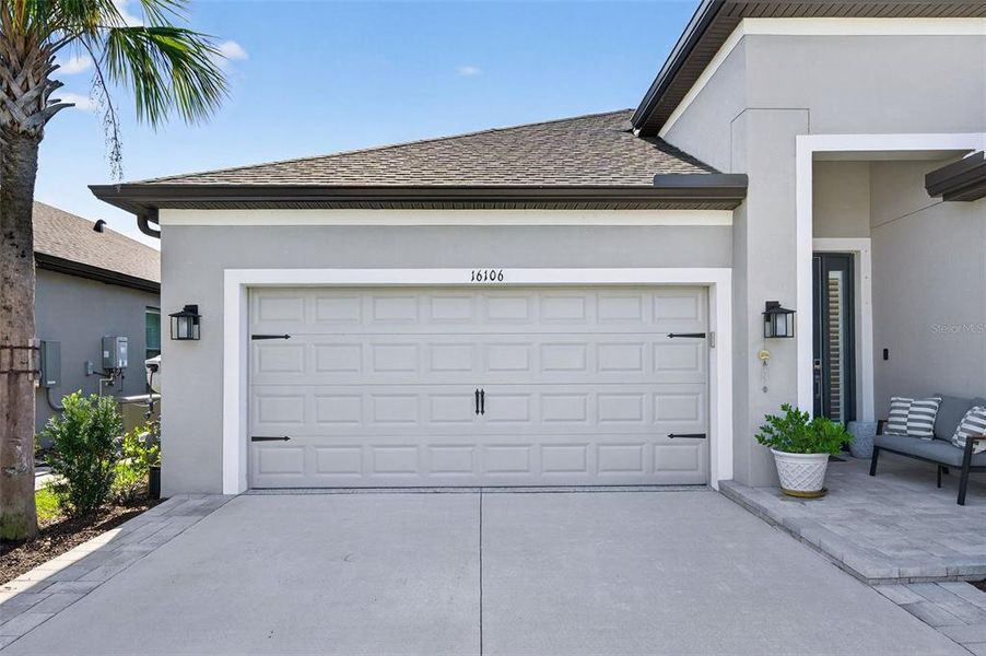 Exterior details and patio area of a home in , Lakewood Ranch (Image 3).