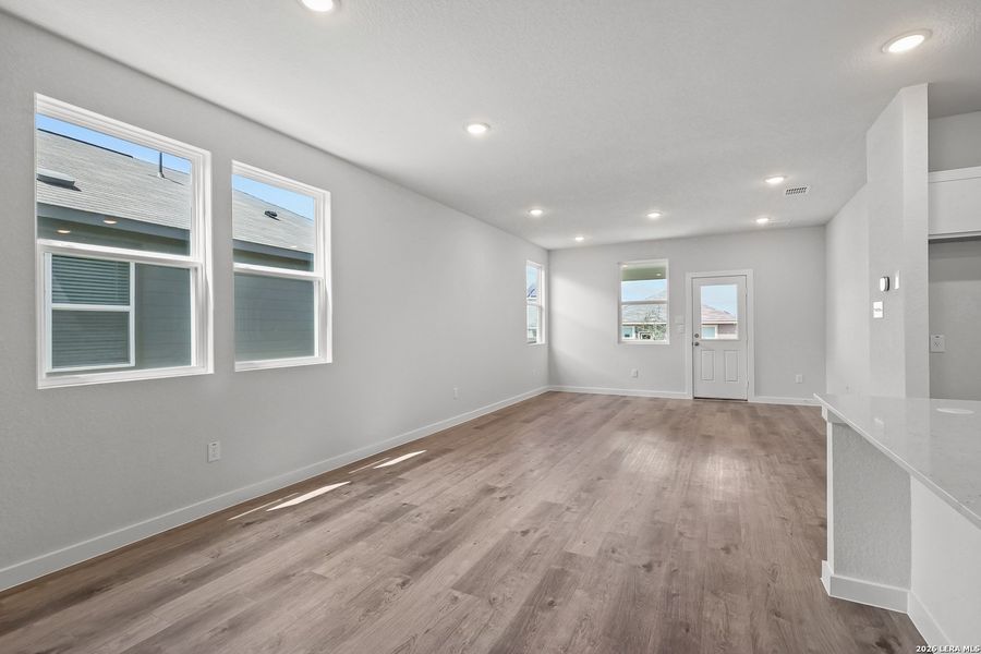 Spacious, unfurnished interior of a new home in Hacienda, San Antonio (Image 22). Spacious, unfurnished interior of a new home in Hacienda, San Antonio (Image 22).