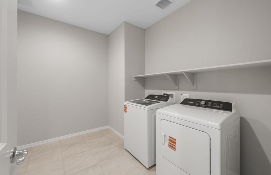 Close-up of interior finishes inside a home in El Rancho Santa Rosa, Maricopa (Image 17).