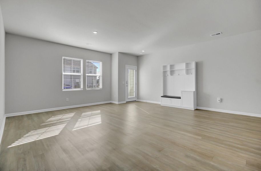 Spacious, unfurnished interior of a new home in , Summerville (Image 26).