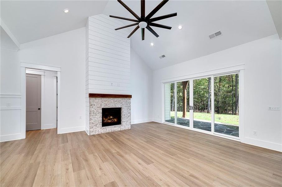 Spacious, unfurnished interior of a new home in , Dawsonville (Image 15).