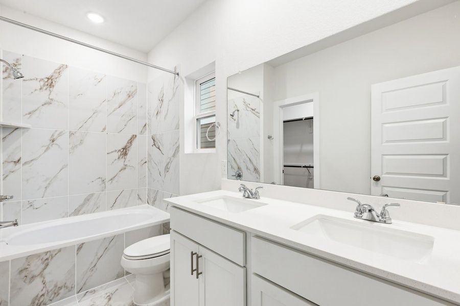 Furnished interior view inside a new home in Mayfair, New Braunfels (Image 8).