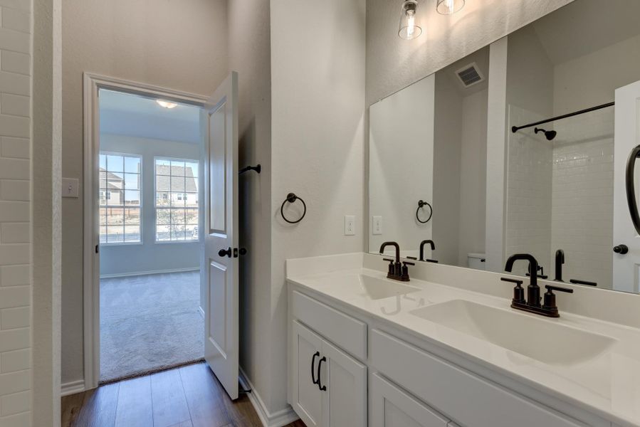 Representative furnished interior of a home built from the Sage by Ashton Woods in Arcadia Ridge, San Antonio (Image 9).