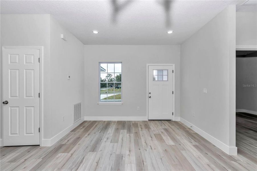 Spacious, unfurnished interior of a new home in , Ocala (Image 36).