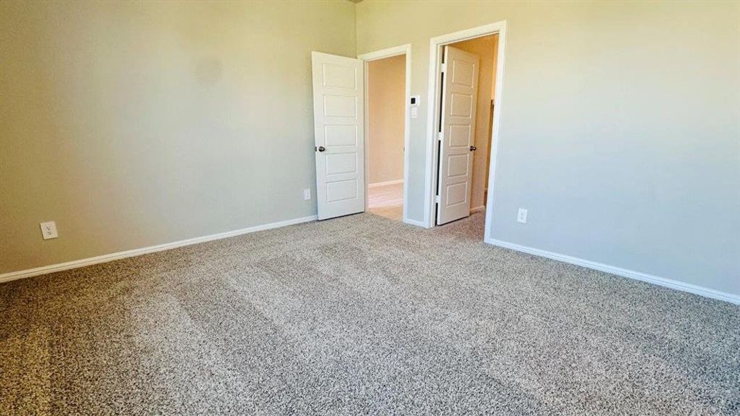 Spacious, unfurnished interior of a new home in Orchard Village, Fort Worth (Image 14).