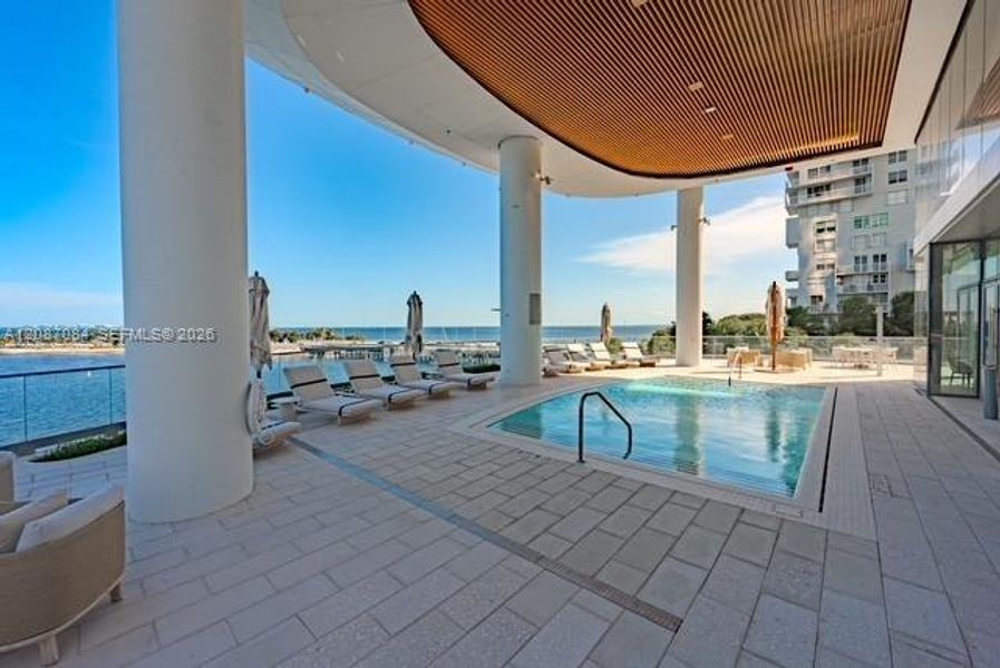 Community amenities in , Miami (Image 17).