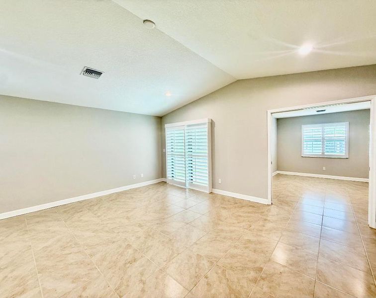 Huge Living Area All Tile