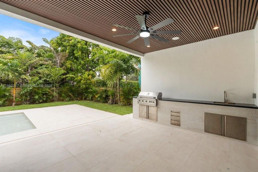 Furnished interior view inside a new home in , Fort Lauderdale (Image 9).