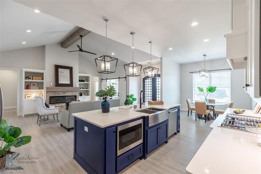 Furnished interior view inside a new home in , Abilene (Image 10).