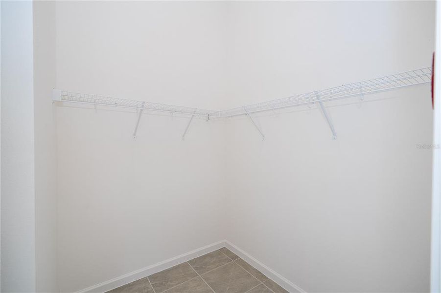 Spacious, unfurnished interior of a new home in , Orlando (Image 54).