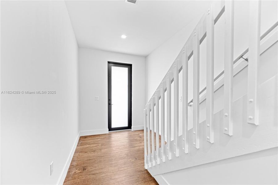 Spacious, unfurnished interior of a new home in , Florida City (Image 32).