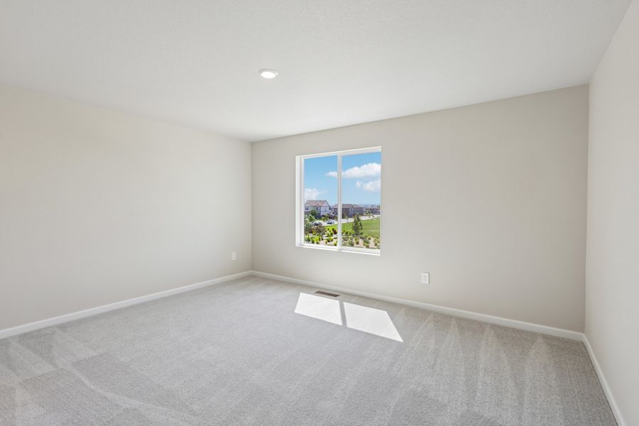 Spacious, unfurnished interior of a new home in Pintail Commons at Johnstown Village, Johnstown (Image 9).