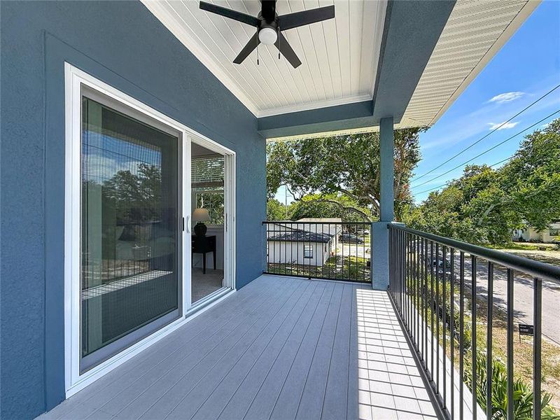 Exterior details and patio area of a home in , St. Petersburg (Image 4).