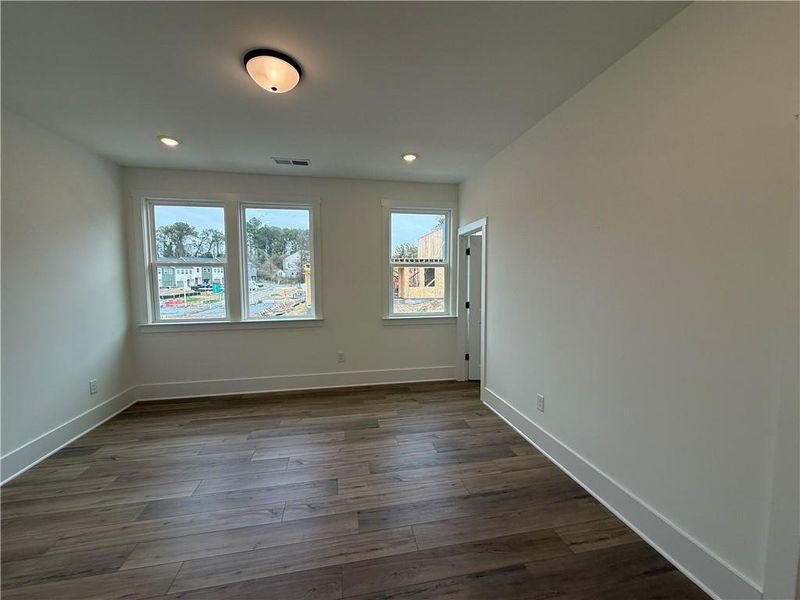 Spacious, unfurnished interior of a new home in Park Vue, Atlanta (Image 37).
