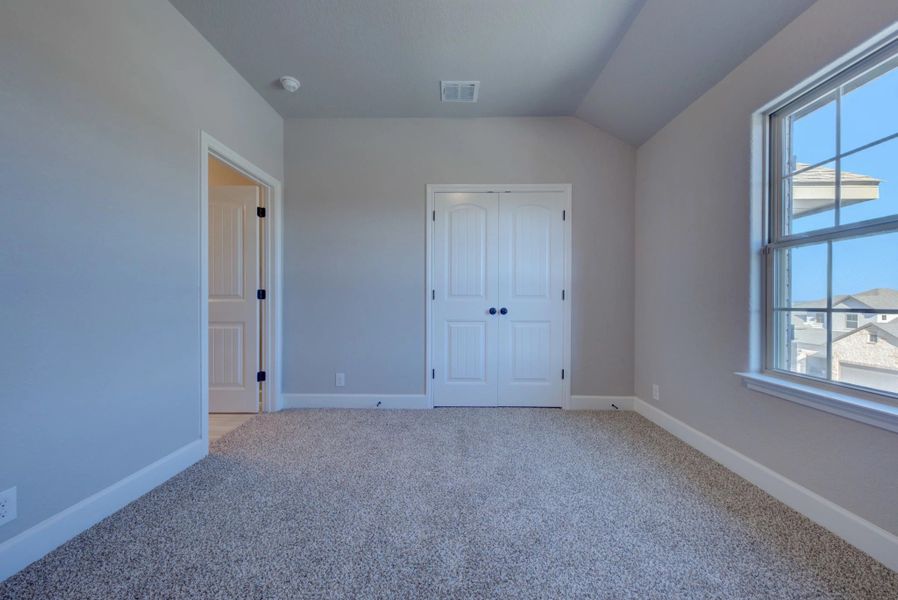 Representative unfurnished interior of a home built from the Barnett by Ashton Woods in Sunday Creek at Kinder Ranch, San Antonio (Image 31).