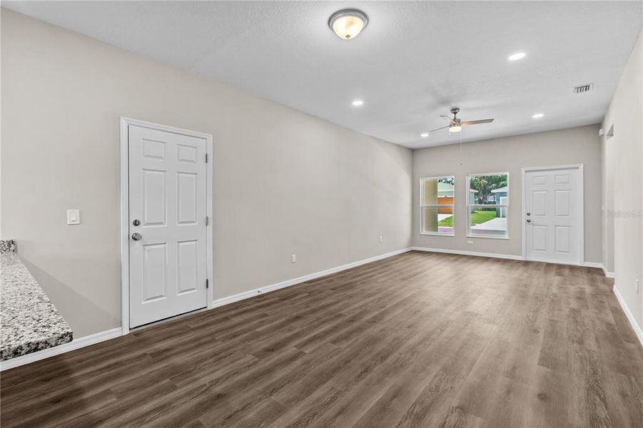 Spacious, unfurnished interior of a new home in , Tampa (Image 36). Spacious, unfurnished interior of a new home in , Tampa (Image 36).