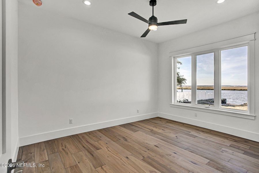 Spacious, unfurnished interior of a new home in , Jacksonville (Image 17).
