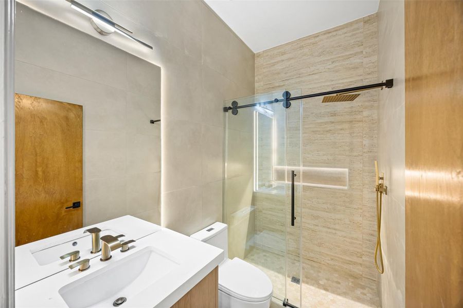 Bath 2 with tub/shower combo — kid bath-time approved Bath 2 with tub/shower combo — kid bath-time approved