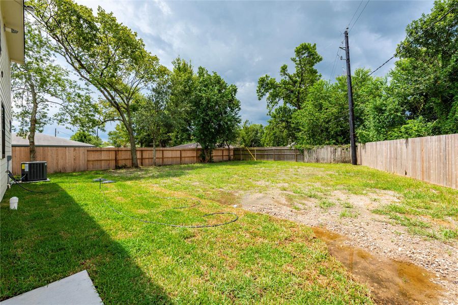 Front exterior of a new home in , Houston, TX, highlighting curb appeal (Image 19). Front exterior of a new home in , Houston, TX, highlighting curb appeal (Image 19).