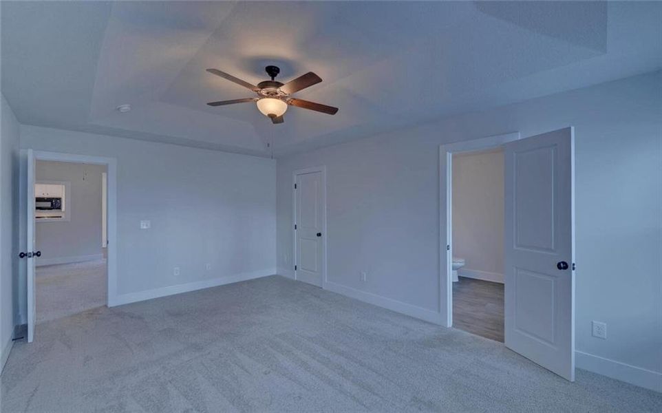 Spacious, unfurnished interior of a new home in , Hartwell (Image 10).