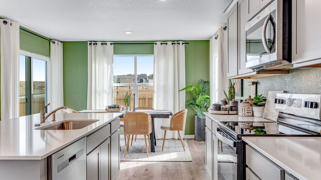 Furnished interior view inside a new home in Silver Peaks, Lochbuie (Image 10). Furnished interior view inside a new home in Silver Peaks, Lochbuie (Image 10).