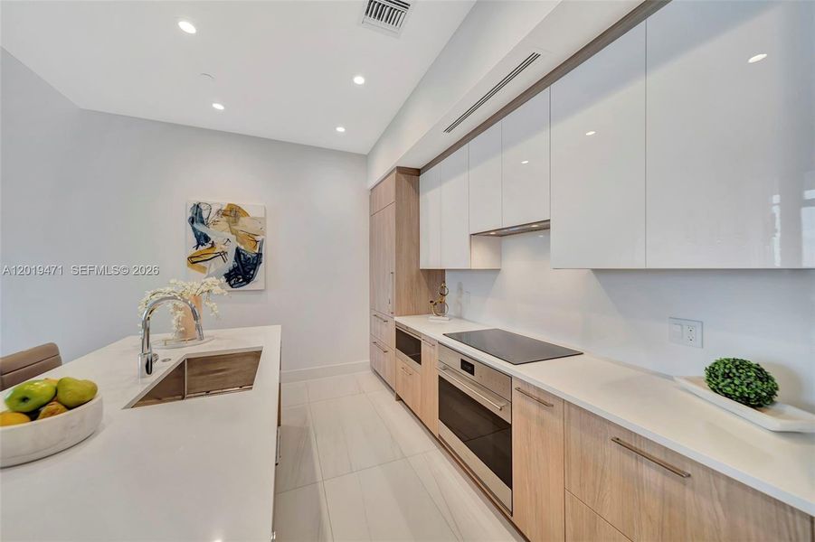 Furnished interior view inside a new home in , Fort Lauderdale (Image 36).