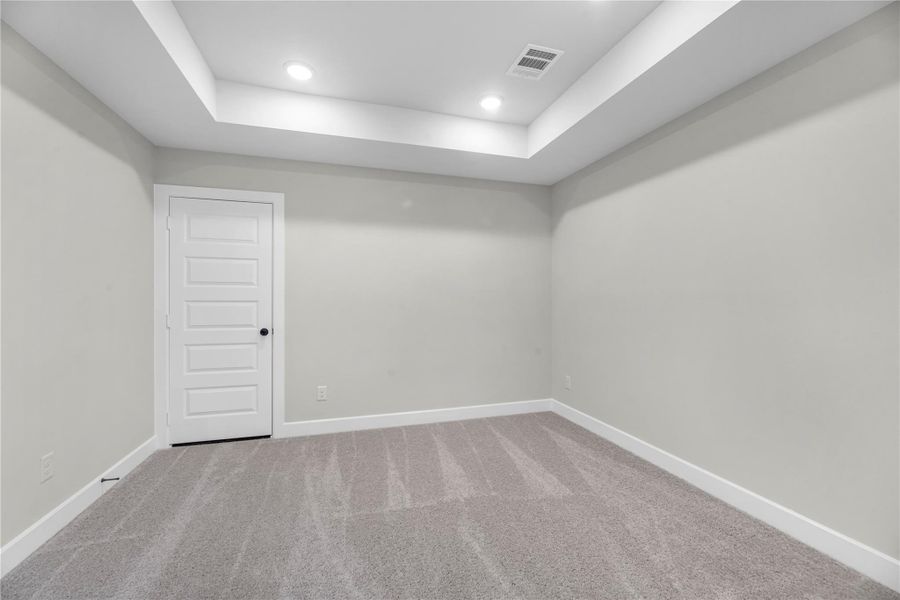 Spacious, unfurnished interior of a new home in Grange - 55', Katy (Image 12).