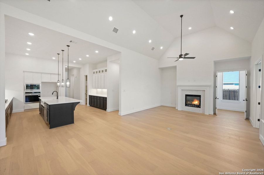 Spacious, unfurnished interior of a new home in Davis Ranch: 60ft. lots, San Antonio (Image 20).