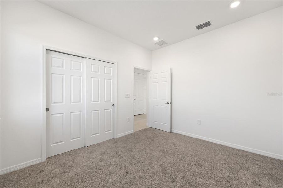Spacious, unfurnished interior of a new home in Calesa Township, Ocala (Image 18).