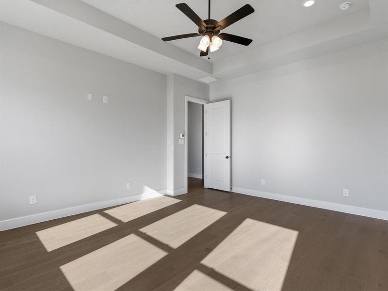 Spacious, unfurnished interior of a new home in Capitol Hill, Anna (Image 25).