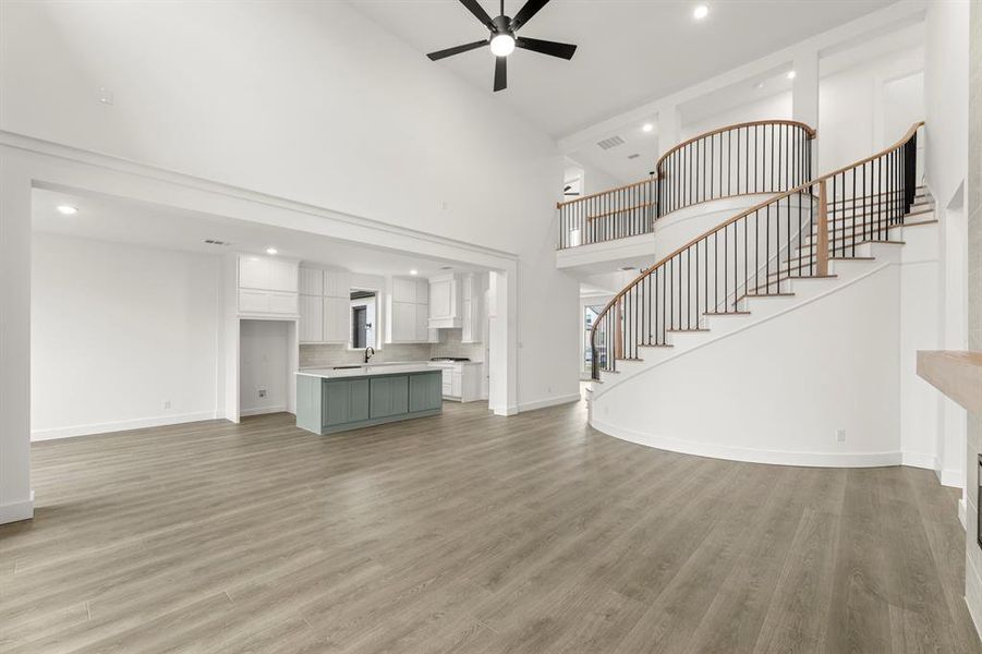 08. 1061 Georgetown - Family (2) 08. 1061 Georgetown - Family (2)