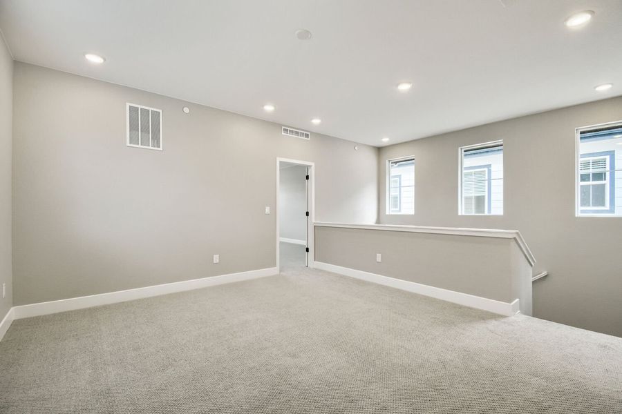 Spacious, unfurnished interior of a new home in Uplands, Westminster (Image 12).