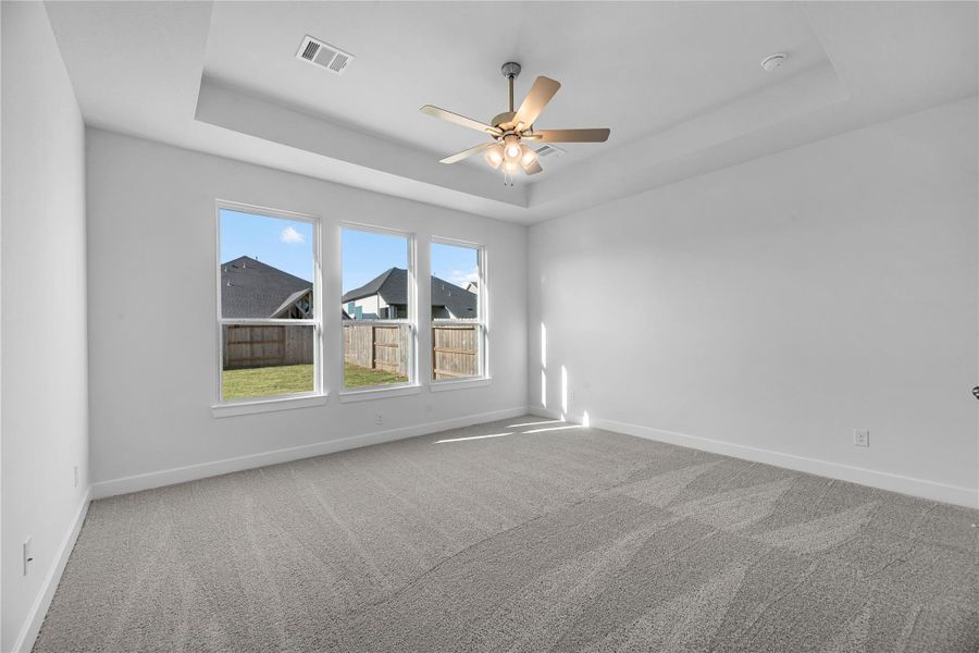 Representative image. Features, selections and colors may vary.