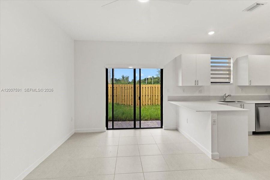 Spacious, unfurnished interior of a new home in , Homestead (Image 19).