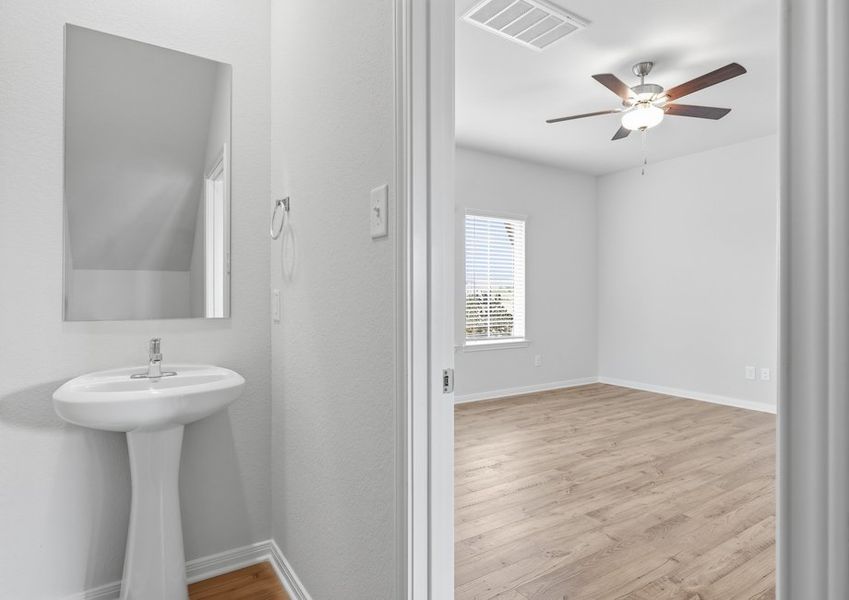 Vaughn - TX | Powder Room