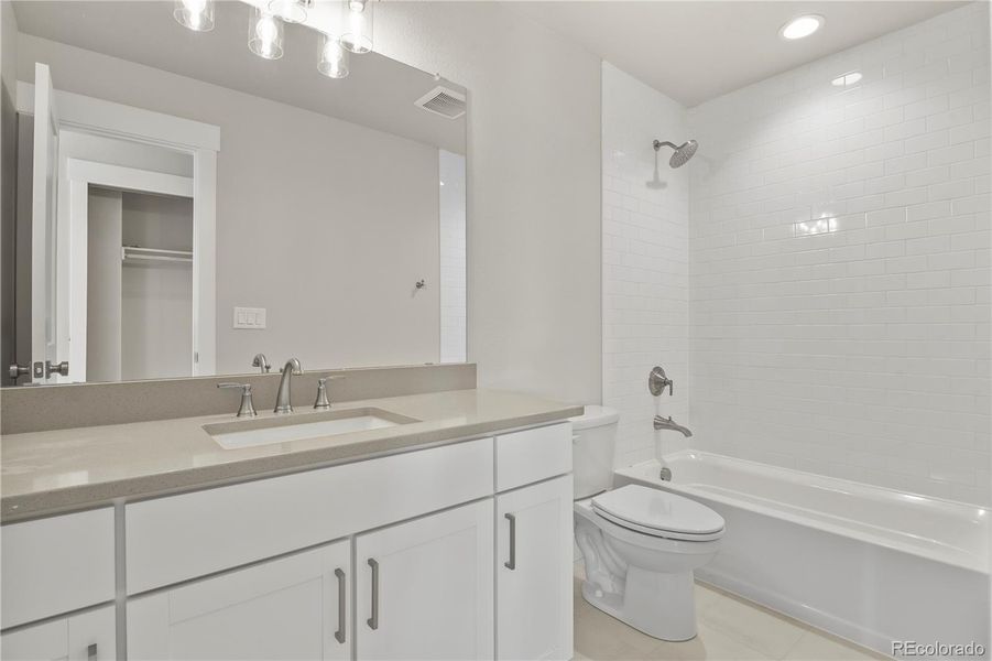 Upper level full bath