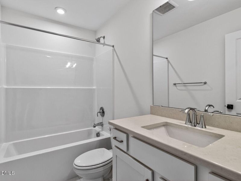 030-1280x960-bathroom