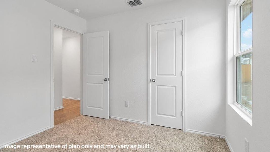 Spacious, unfurnished interior of a new home in Blue Ridge Ranch, San Antonio (Image 25).