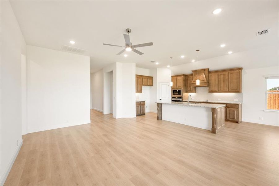 Spacious, unfurnished interior of a new home in El Dorado, Granbury (Image 24). Spacious, unfurnished interior of a new home in El Dorado, Granbury (Image 24).