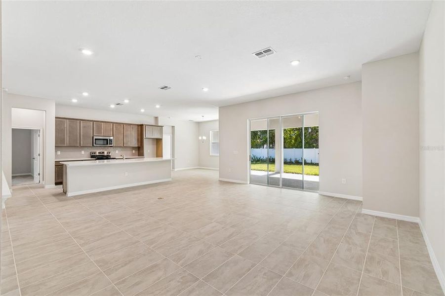Spacious, unfurnished interior of a new home in Pinecone Reserve, Brooksville (Image 21). Spacious, unfurnished interior of a new home in Pinecone Reserve, Brooksville (Image 21).