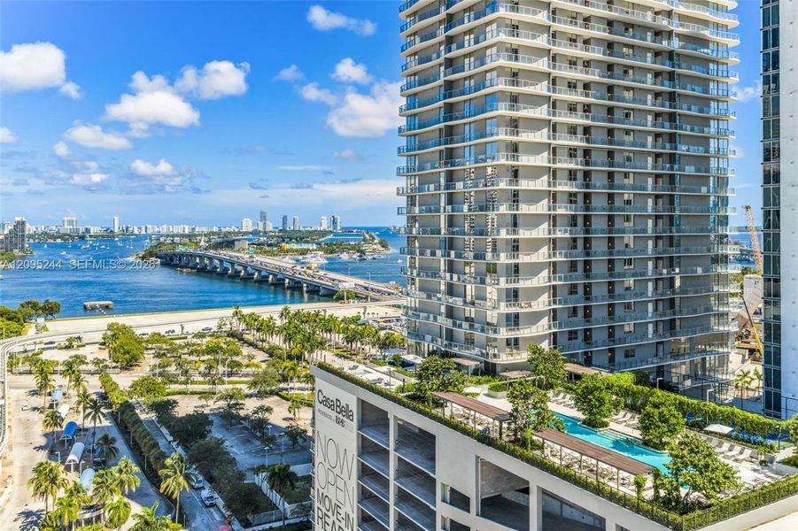 Condo located in Miami, FL showcasing its design and architecture (Image 2). Condo located in Miami, FL showcasing its design and architecture (Image 2).