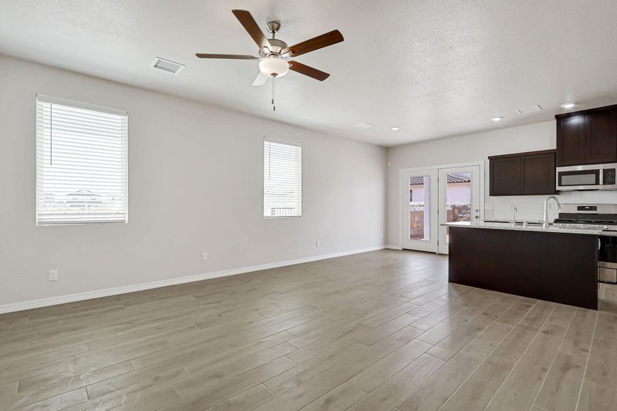 Representative unfurnished interior of a home built from the Desert Willow by View Homes in Paseos Del Este, Horizon City (Image 32). Representative unfurnished interior of a home built from the Desert Willow by View Homes in Paseos Del Este, Horizon City (Image 32).