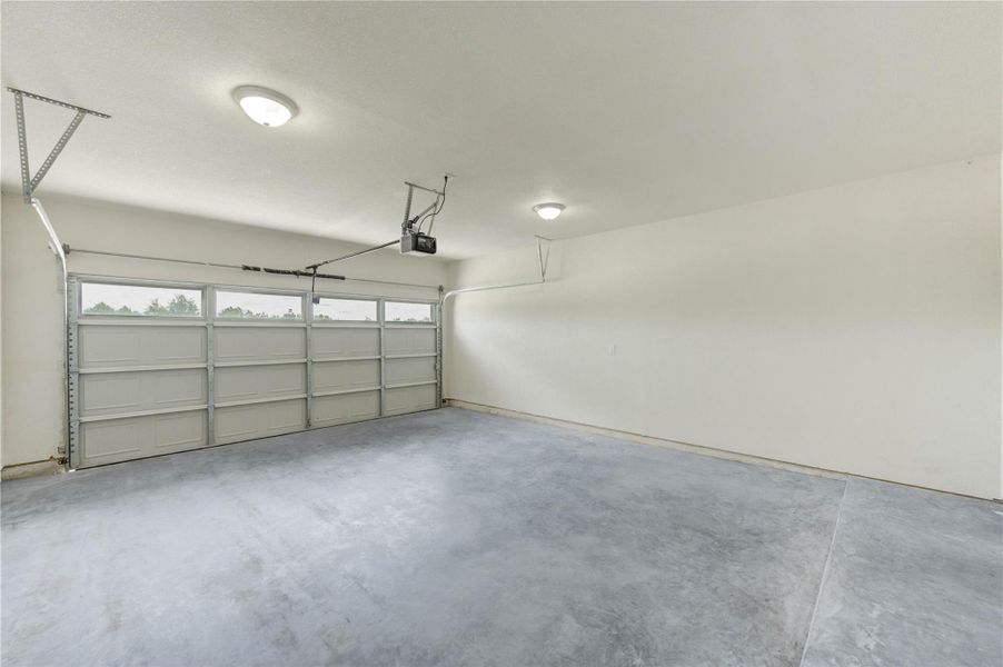 Spacious, unfurnished interior of a new home in , Cleveland (Image 42).