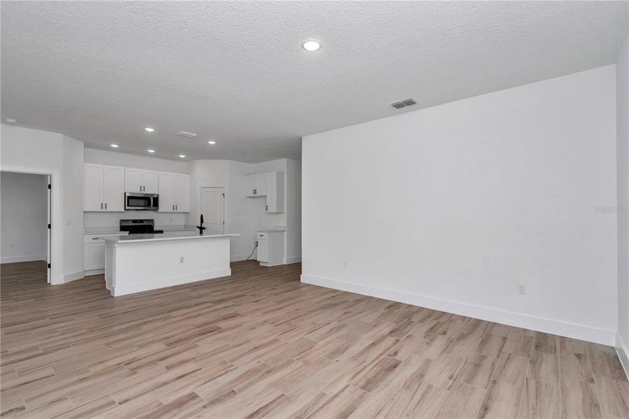 Spacious, unfurnished interior of a new home in , Dunnellon (Image 19). Spacious, unfurnished interior of a new home in , Dunnellon (Image 19).
