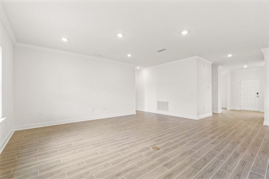 Spacious, unfurnished interior of a new home in Natureview, Freeport (Image 37).