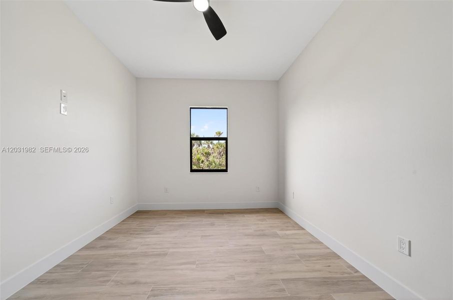 Spacious, unfurnished interior of a new home in , Naples (Image 35).