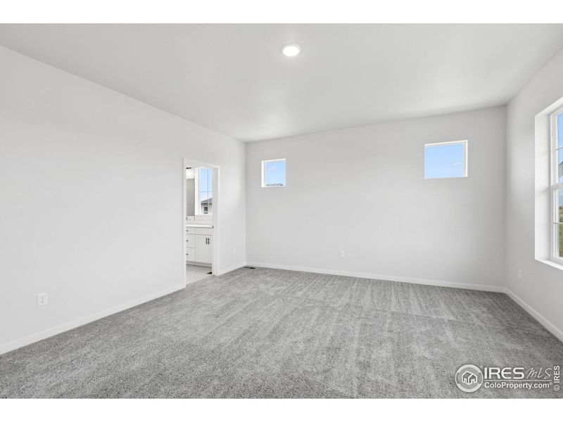 Spacious, unfurnished interior of a new home in Kinston Cottage, Loveland (Image 40).