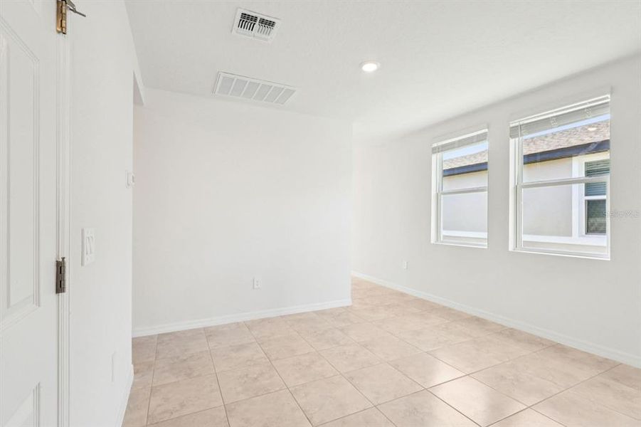 Spacious, unfurnished interior of a new home in Springs at Lake Alfred - Classic Series, Lake Alfred (Image 25).