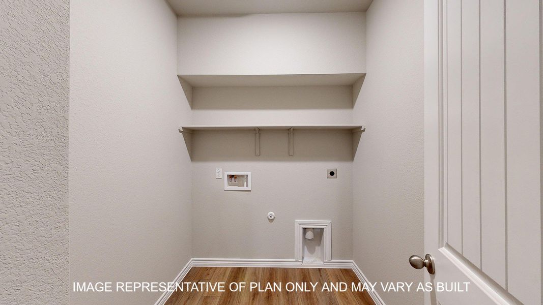 Spacious, unfurnished interior of a new home in Three Creeks - Colt Creek, Belton (Image 22).