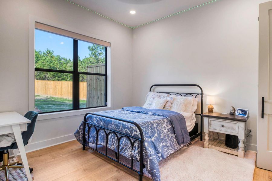 Furnished interior view inside a new home in , Onalaska (Image 9).